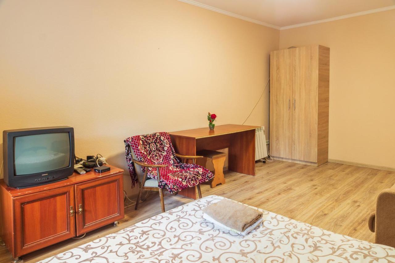 1 Комнатная Квартира По Улице Предславинская, 12 Kyiv Exterior foto